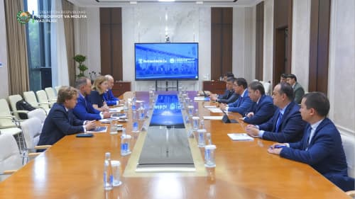 A meeting was held with representatives of Rothschild & Co