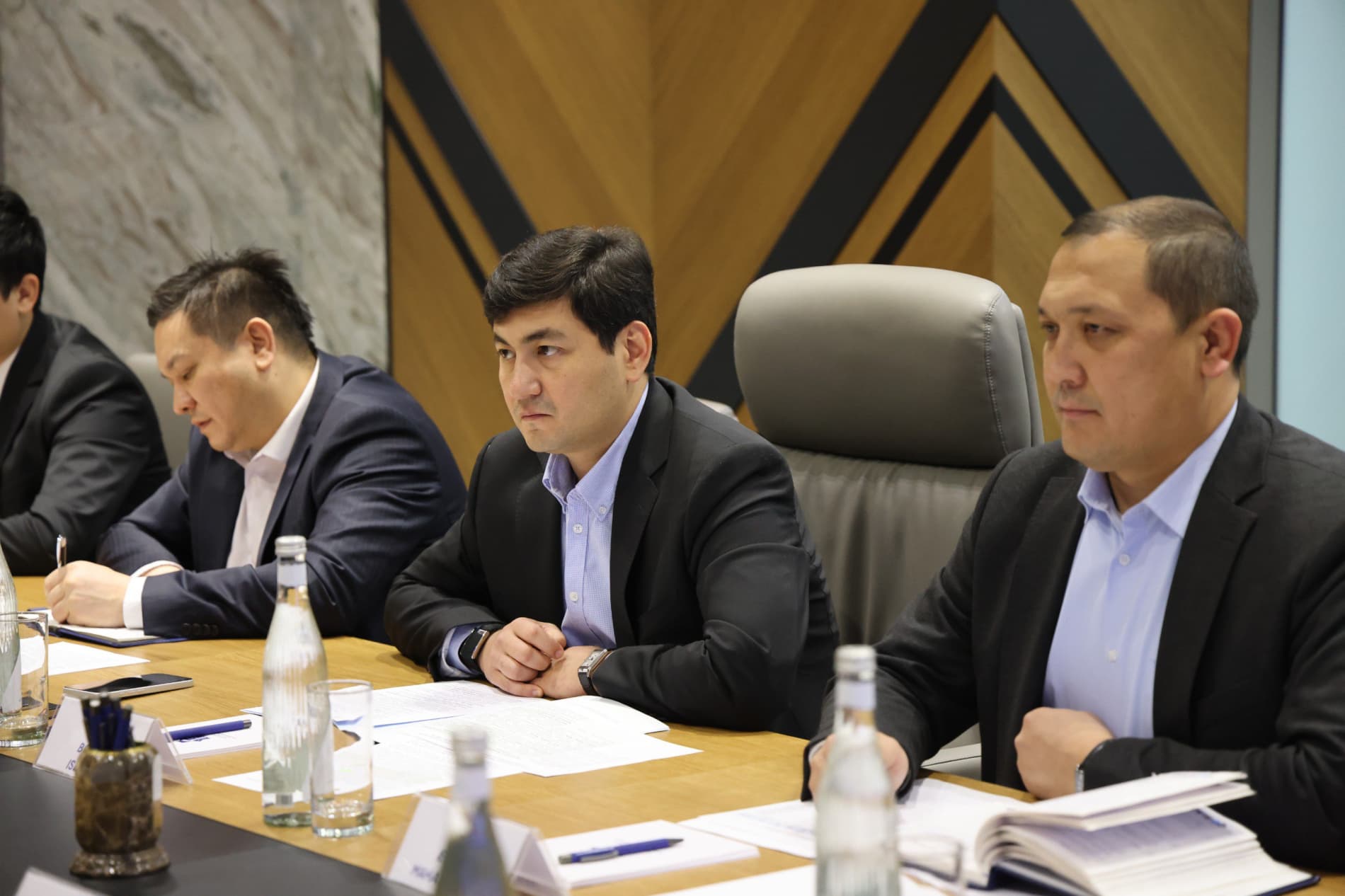 Vazir MTA Tashkent Mining kompaniyasi direktori bilan uchrashdi