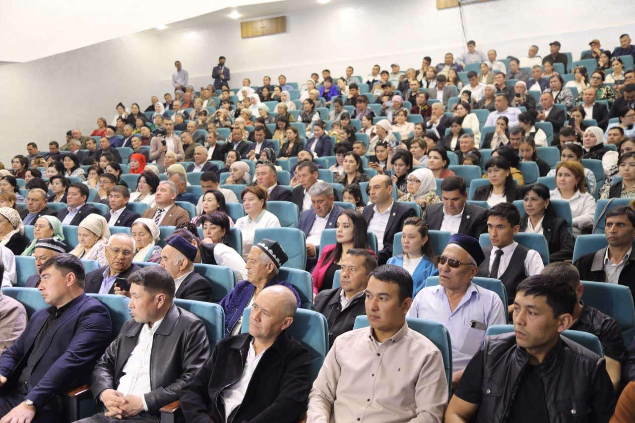 “Yangi Angren” madaniyat va sport majmuasi foydalanishga topshirildi