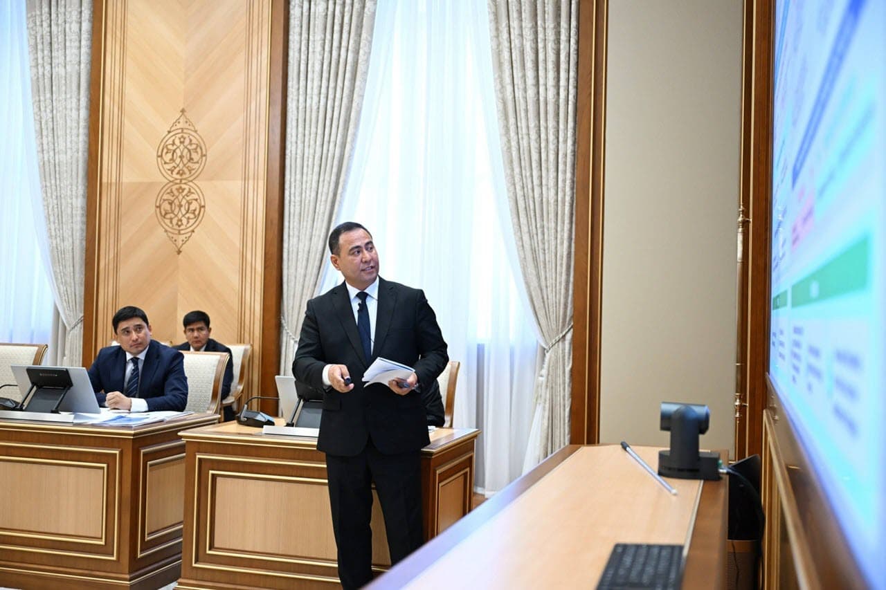 Qurılısta byurokratiyanı qısqartıw hám qadaǵalaw nátiyjeliligin arttırıw máseleleri dodalandı