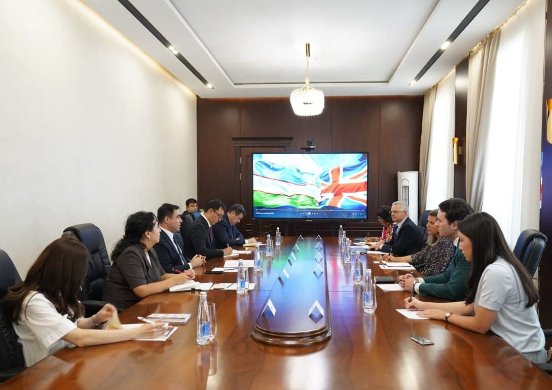 Kembrij universiteti delegatsiyasi bilan uchrashuv